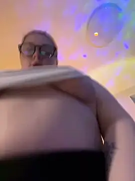 DearAlise online show from February 16, 2025, 7:27 pm