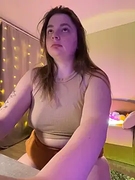 DearAlise online show from March 21, 2025, 9:34 pm