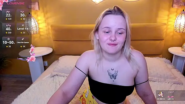 PamelaLloyd online show from March 13, 2025, 4:38 am