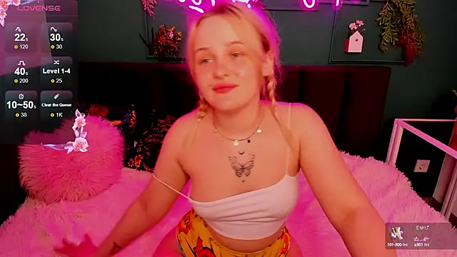 PamelaLloyd online show from March 14, 2025, 4:43 am