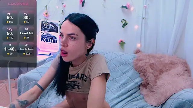 Holygirl  online show from March 23, 2026, 2:15 am