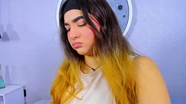 Shanntal  online show from January 7, 2026, 8:00 pm