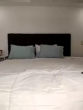 sofiaxox online show from October 23, 2025, 9:24 pm