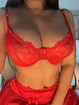 sofiaxox online show from April 14, 2026, 5:08 pm