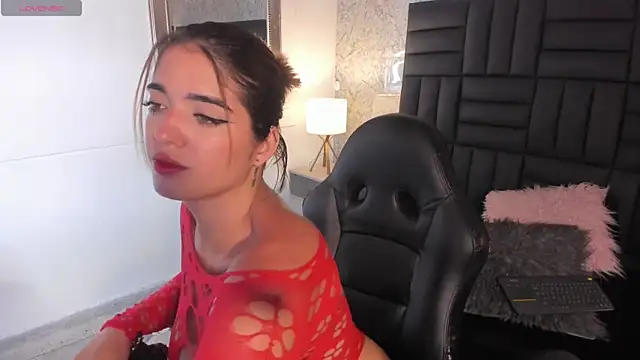 Hanna Vasquez online show from February 18, 2025, 9:09 pm