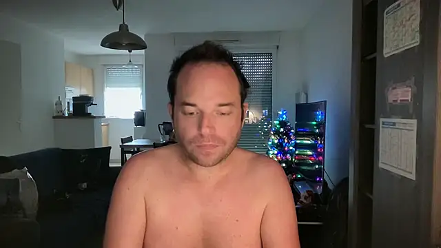 Funnyjul31 online show from November 26, 2025, 1:56 pm