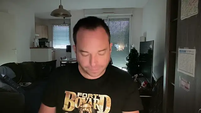 Funnyjul31 online show from November 30, 2025, 1:26 pm