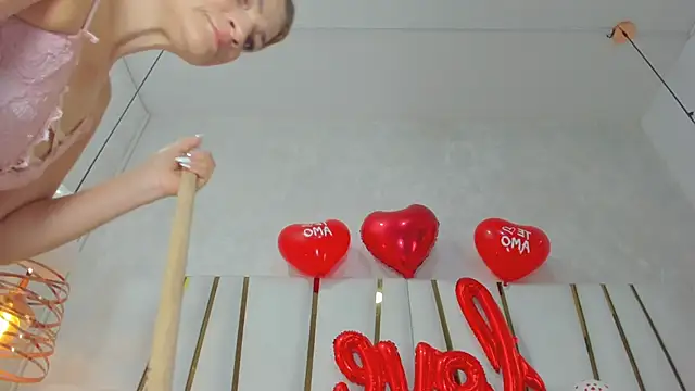 violet gray  online show from February 14, 2026, 11:40 am