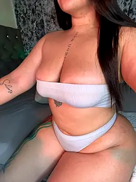 alexa cf online show from November 10, 2025, 6:56 am