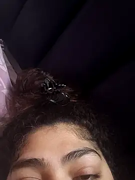 naina78910 online show from April 25, 2026, 2:47 am