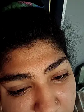 naina78910 online show from April 29, 2026, 2:26 am