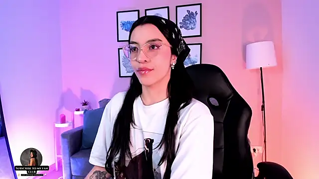 nina  dixon online show from September 13, 2025, 8:08 pm