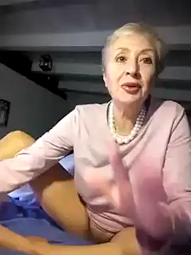 divinaerotica online show from November 26, 2025, 3:35 pm