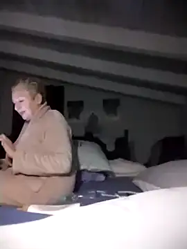 divinaerotica online show from December 4, 2025, 7:11 pm