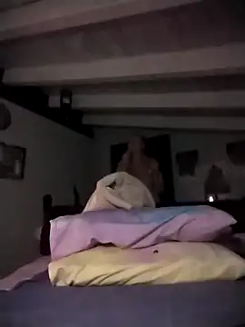 divinaerotica online show from December 17, 2025, 6:25 pm