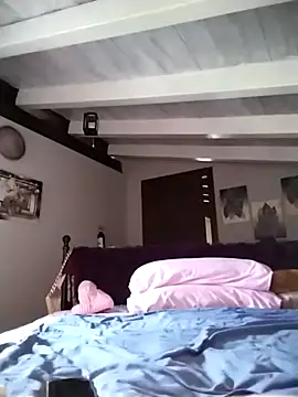 divinaerotica online show from February 6, 2026, 2:09 pm