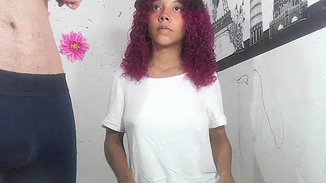 Snapshot of Lola-Pretty chatting on March 4, 2025, 12:44 pm Lola-Pretty online show from March 4, 2025, 12:44 pm