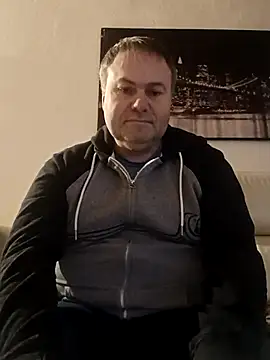 Snapshot of Pourleplasirs chatting on February 15, 2025, 10:21 pm Pourleplasirs online show from February 15, 2025, 10:21 pm