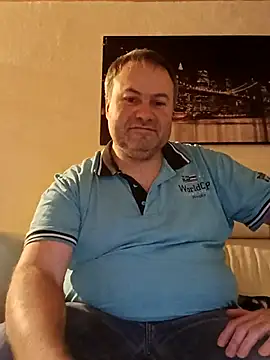 Snapshot of Pourleplasirs chatting on February 19, 2025, 1:40 am Pourleplasirs online show from February 19, 2025, 1:40 am