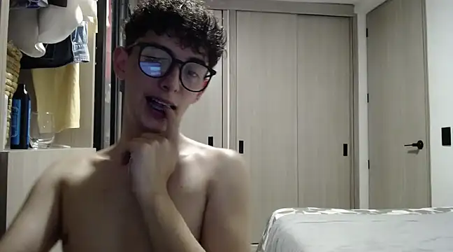 miketwink online show from March 17, 2025, 1:14 am