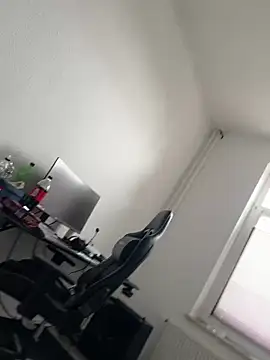 Snapshot of Mo_2003 chatting on February 11, 2025, 10:15 am Mo 2003 online show from February 11, 2025, 10:15 am