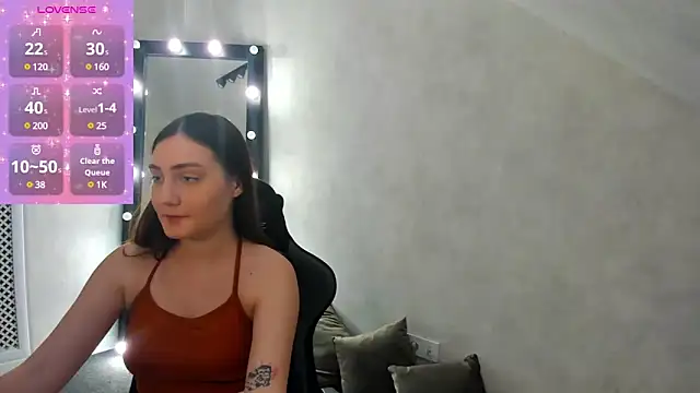 Snapshot of Alisa_Suun chatting on February 1, 2025, 6:54 am Alisa Suun online show from February 1, 2025, 6:54 am