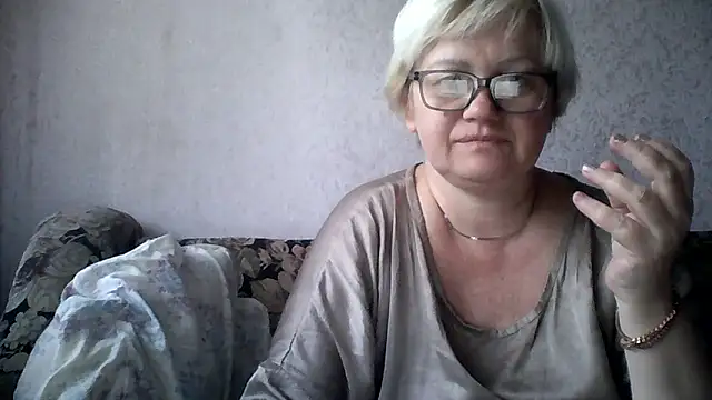 Mayya4321 online show from April 18, 2026, 7:01 am