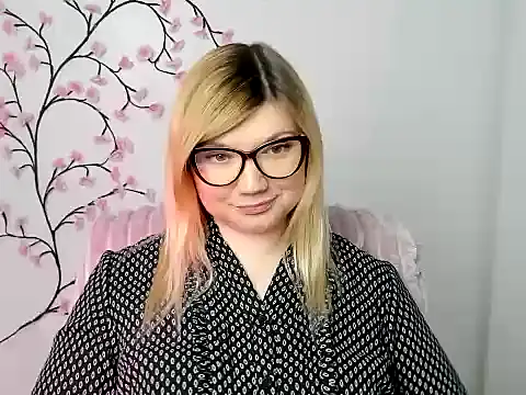 Lola moree online show from December 15, 2025, 12:42 pm