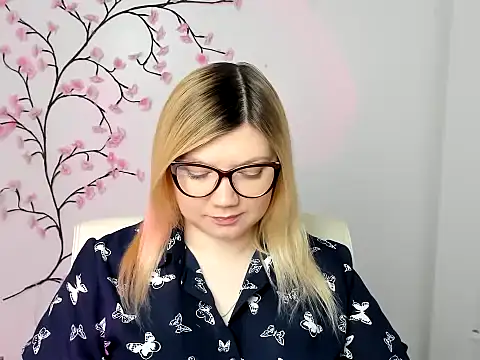 Snapshot of Lola_moree chatting on January 17, 2026, 6:51 am Lola moree online show from January 17, 2026, 6:51 am