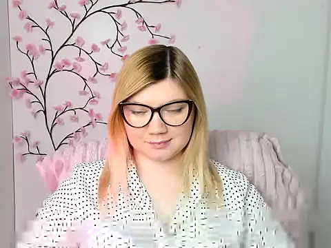 Snapshot of Lola_moree chatting on February 1, 2026, 12:48 pm Lola moree online show from February 1, 2026, 12:48 pm