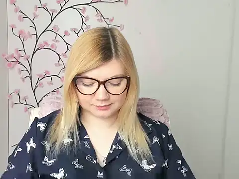 Snapshot of Lola_moree chatting on February 8, 2026, 1:14 pm Lola moree online show from February 8, 2026, 1:14 pm