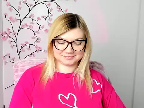 Snapshot of Lola_moree chatting on February 10, 2026, 12:42 pm Lola moree online show from February 10, 2026, 12:42 pm