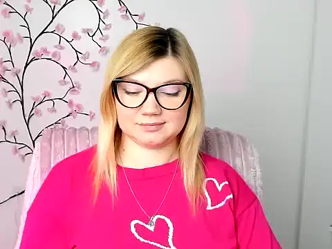 Snapshot of Lola_moree chatting on February 19, 2026, 1:07 pm Lola moree online show from February 19, 2026, 1:07 pm