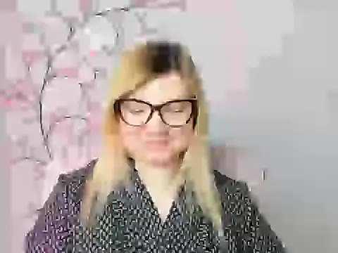 Snapshot of Lola_moree chatting on February 26, 2026, 12:48 pm Lola moree online show from February 26, 2026, 12:48 pm