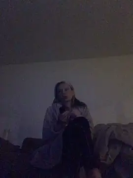 Snapshot of blondey206 chatting on March 11, 2025, 9:15 pm blondey206 online show from March 11, 2025, 9:15 pm