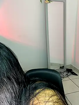 Snapshot of meli_ortiz_ chatting on September 18, 2025, 6:32 pm meli ortiz  online show from September 18, 2025, 6:32 pm