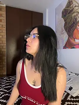 eileensophi online show from October 18, 2025, 5:32 am