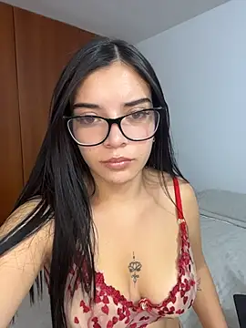 eileensophi online show from July 25, 2026, 3:37 am