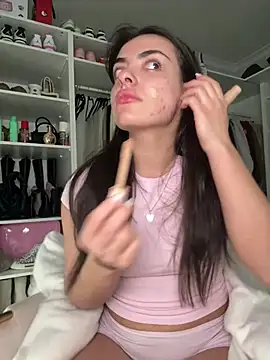 cute carly  online show from March 15, 2025, 12:02 pm