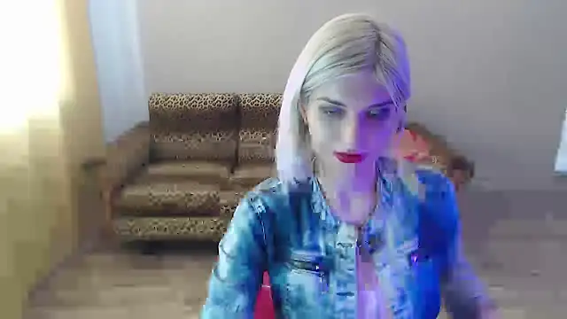 Snapshot of SexyBeatriice chatting on February 13, 2025, 11:06 am SexyBeatriice online show from February 13, 2025, 11:06 am