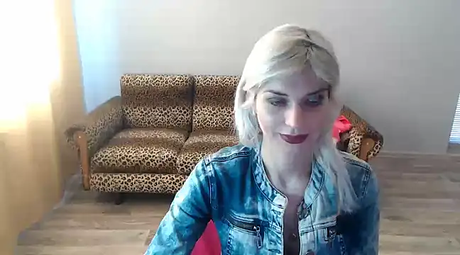 Snapshot of SexyBeatriice chatting on February 24, 2025, 7:11 am SexyBeatriice online show from February 24, 2025, 7:11 am