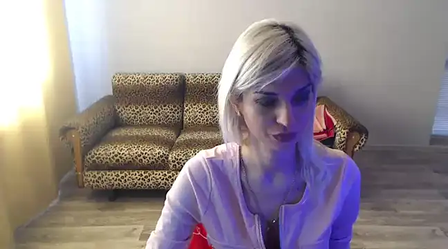 Snapshot of SexyBeatriice chatting on March 14, 2025, 7:15 am SexyBeatriice online show from March 14, 2025, 7:15 am