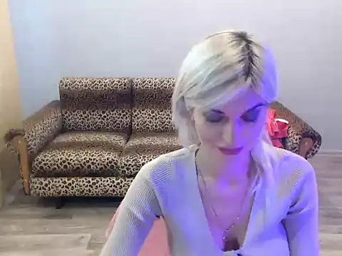 Snapshot of SexyBeatriice chatting on October 9, 2025, 6:22 am SexyBeatriice online show from October 9, 2025, 6:22 am