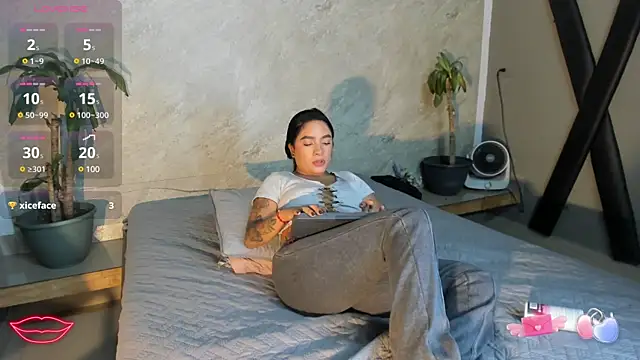 Estefy gomez09 online show from February 12, 2025, 11:41 pm