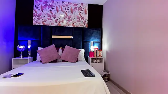 CandyLuxury   online show from May 5, 2026, 11:51 am