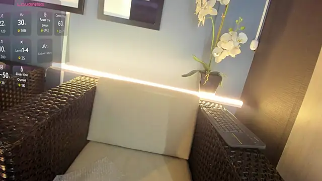 AliDiaz  online show from November 25, 2025, 7:47 pm