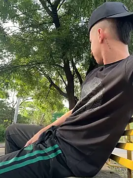 Snapshot of arevalo1124 chatting on November 12, 2025, 12:05 pm arevalo1124 online show from November 12, 2025, 12:05 pm