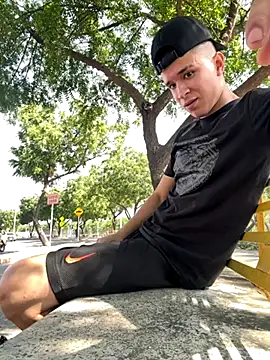 Snapshot of arevalo1124 chatting on November 15, 2025, 2:24 pm arevalo1124 online show from November 15, 2025, 2:24 pm