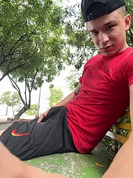 Snapshot of arevalo1124 chatting on November 16, 2025, 4:23 pm arevalo1124 online show from November 16, 2025, 4:23 pm