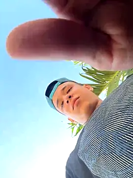 Snapshot of arevalo1124 chatting on November 17, 2025, 2:34 pm arevalo1124 online show from November 17, 2025, 2:34 pm